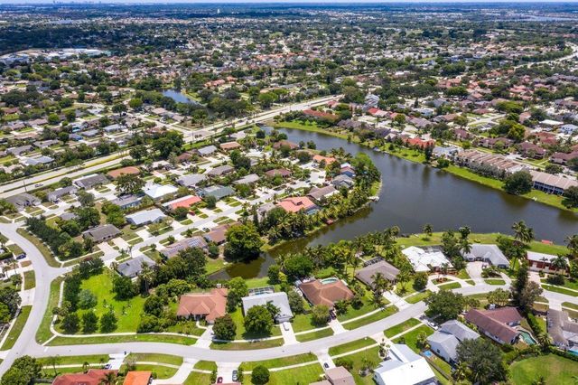 1369 Riverside Circle, Wellington, FL 33414