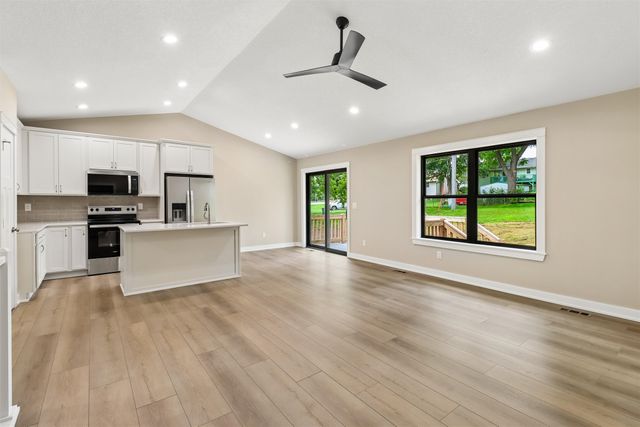 111 Elm Street, De Soto, IA 50069