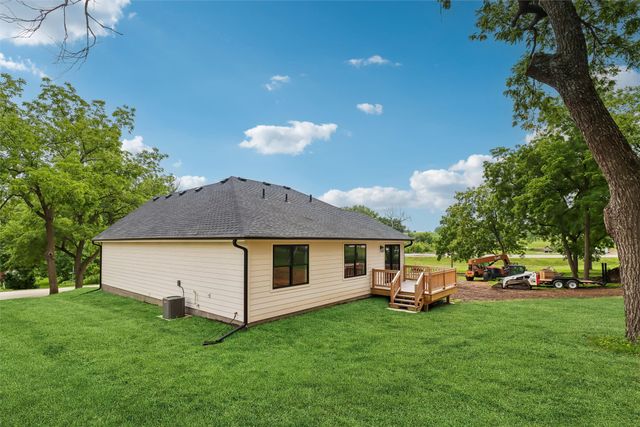 111 Elm Street, De Soto, IA 50069