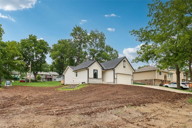 111 Elm Street, De Soto, IA 50069