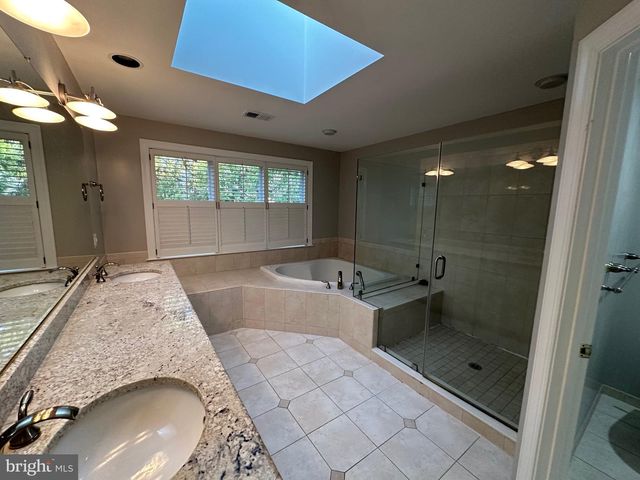 5509 THORNBUSH CT, Bethesda, MD 20814