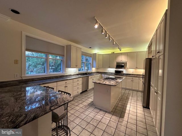 5509 THORNBUSH CT, Bethesda, MD 20814