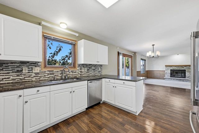 10360 S Mockingbird LANE, Oak Creek, WI 53154