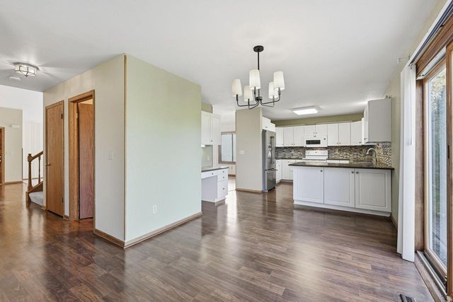 10360 S Mockingbird LANE, Oak Creek, WI 53154