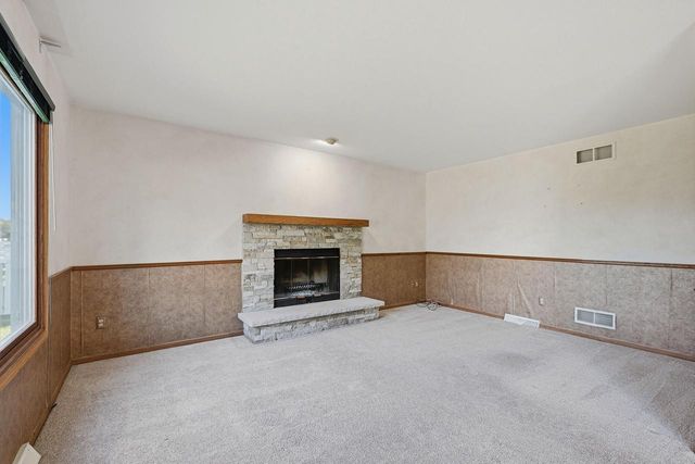 10360 S Mockingbird LANE, Oak Creek, WI 53154