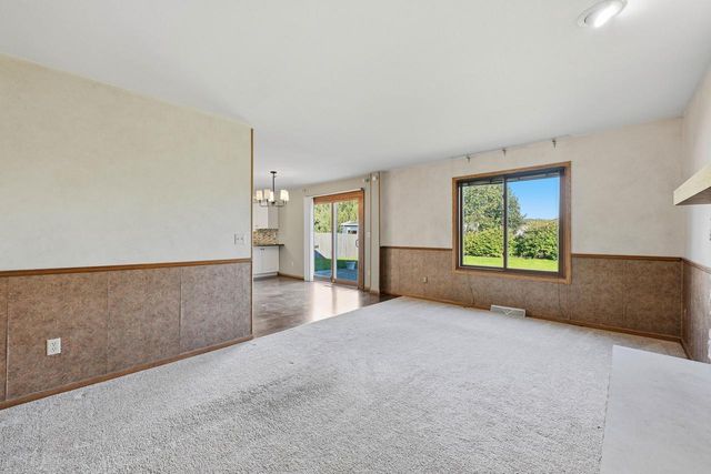 10360 S Mockingbird LANE, Oak Creek, WI 53154