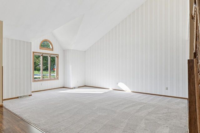 10360 S Mockingbird LANE, Oak Creek, WI 53154