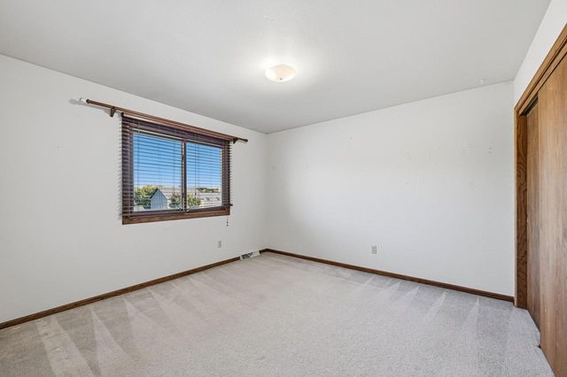 10360 S Mockingbird LANE, Oak Creek, WI 53154