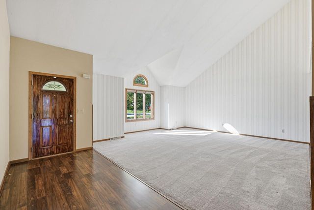 10360 S Mockingbird LANE, Oak Creek, WI 53154