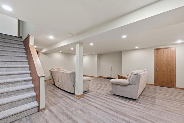 10360 S Mockingbird LANE, Oak Creek, WI 53154