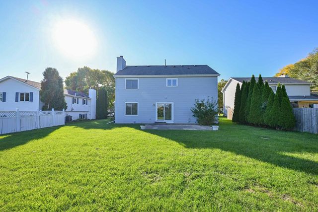 10360 S Mockingbird LANE, Oak Creek, WI 53154