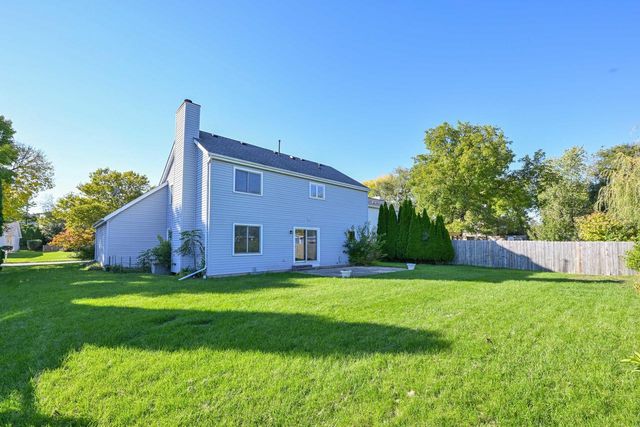 10360 S Mockingbird LANE, Oak Creek, WI 53154