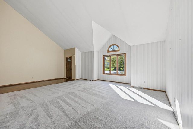 10360 S Mockingbird LANE, Oak Creek, WI 53154