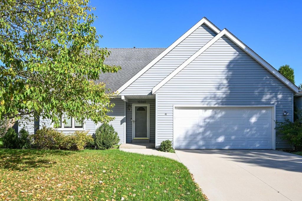 10360 S Mockingbird LANE, Oak Creek, WI 53154