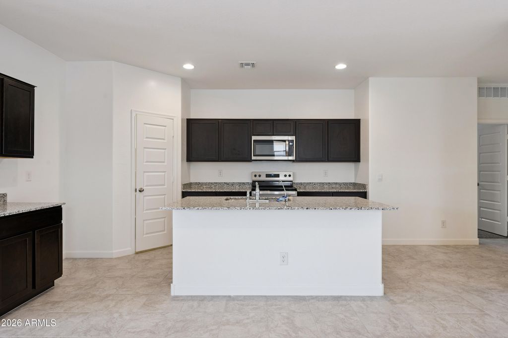 37995 W CAPRI Avenue, Maricopa, AZ 85138 — photo 3