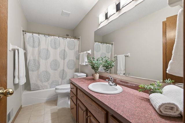 14924 Oak Ridge Court W, Burnsville, MN 55306