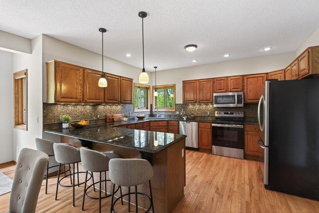 14924 Oak Ridge Court W, Burnsville, MN 55306