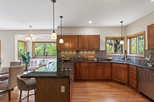 14924 Oak Ridge Court W, Burnsville, MN 55306