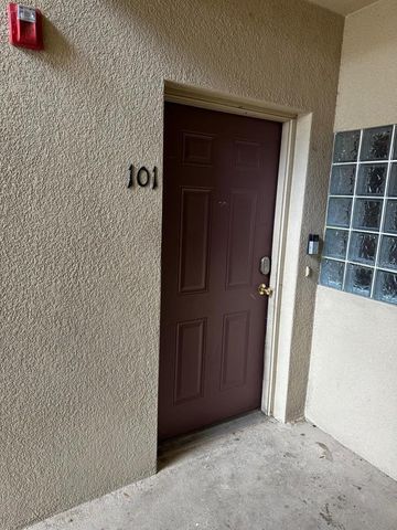 6425 CYPRESSDALE DRIVE 101, Riverview, FL 33578