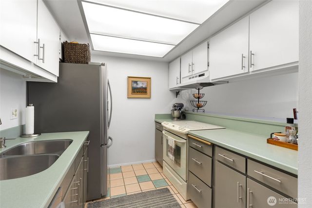 1 Lake Louise Drive #23, Bellingham, WA 98229