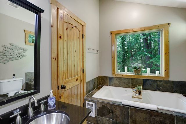 795 Kells Ridge, Ellijay, GA 30540