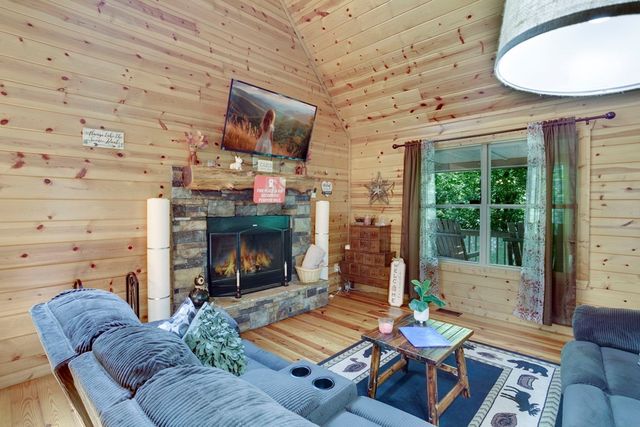 795 Kells Ridge, Ellijay, GA 30540