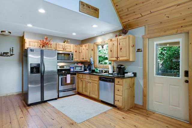 795 Kells Ridge, Ellijay, GA 30540