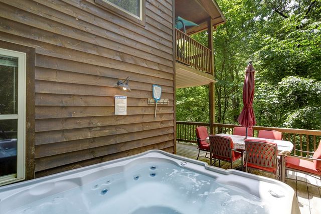 795 Kells Ridge, Ellijay, GA 30540