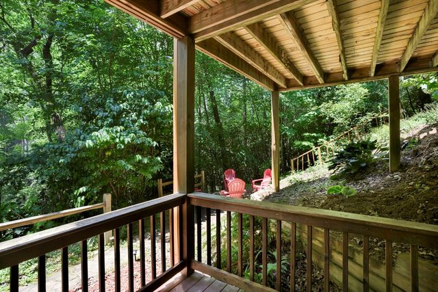 795 Kells Ridge, Ellijay, GA 30540