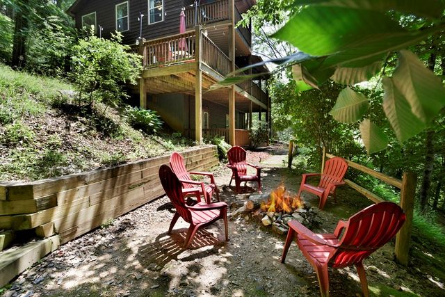 795 Kells Ridge, Ellijay, GA 30540