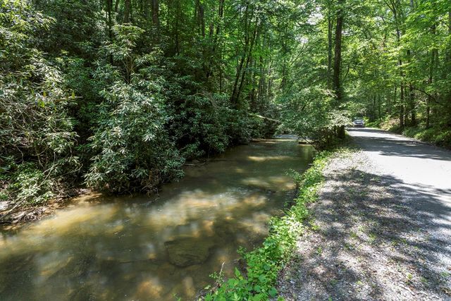 795 Kells Ridge, Ellijay, GA 30540