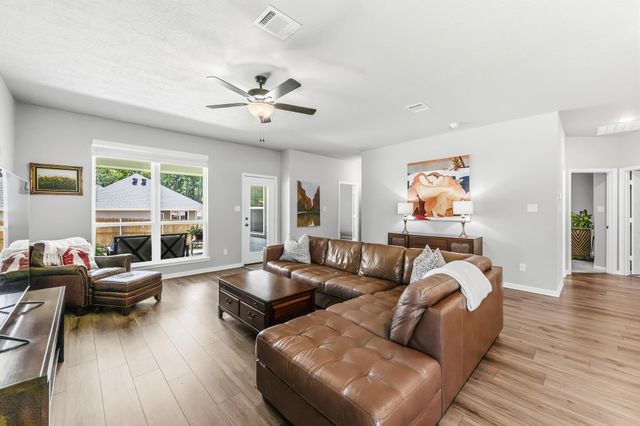 3701 Sage Lane, Huntsville, TX 77340