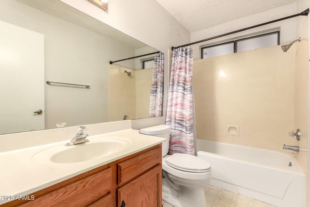 1729 W BROOKS Street, Chandler, AZ 85224