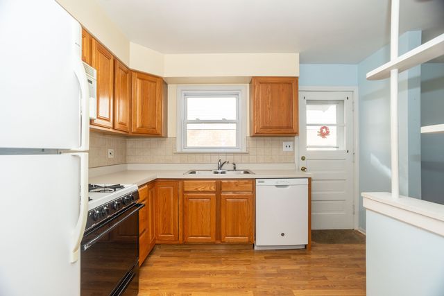 7118 N Merrimac Avenue, Chicago, IL 60646