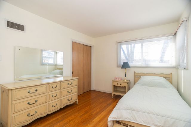 7118 N Merrimac Avenue, Chicago, IL 60646