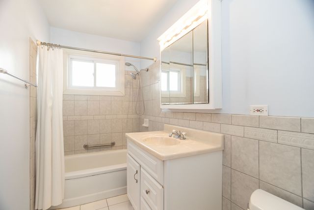 7118 N Merrimac Avenue, Chicago, IL 60646