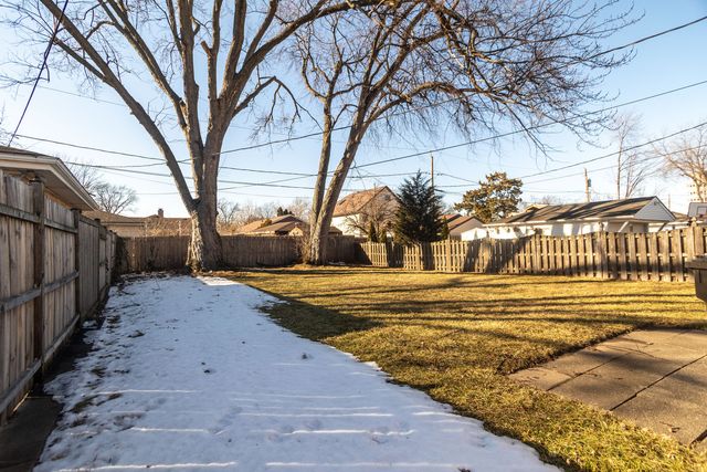 7118 N Merrimac Avenue, Chicago, IL 60646