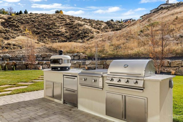 1851 W Winter Camp Ct, Boise, ID 83703