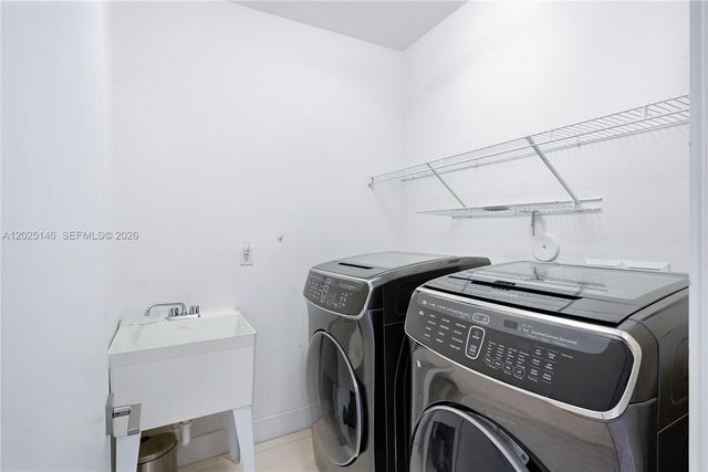 7525 NW 103rd Pl, Doral, FL 33178