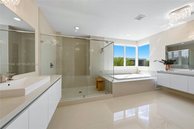 7525 NW 103rd Pl, Doral, FL 33178