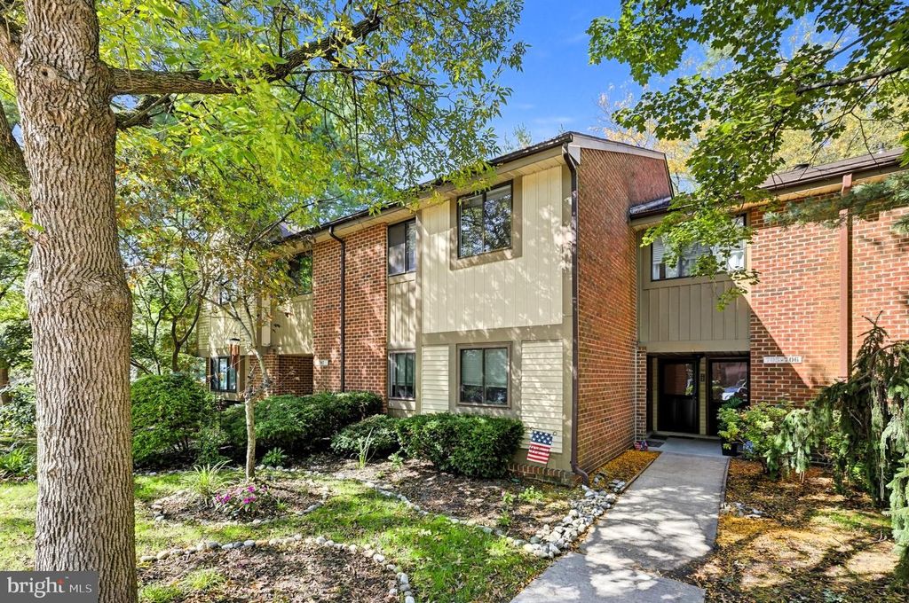 706 CYPRESS POINT CIR #B, MOUNT LAUREL, NJ 08054 — exterior