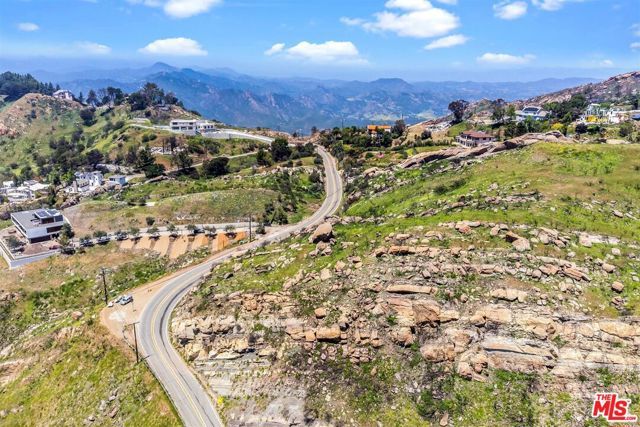 1 Piuma Road, Malibu, CA 90265