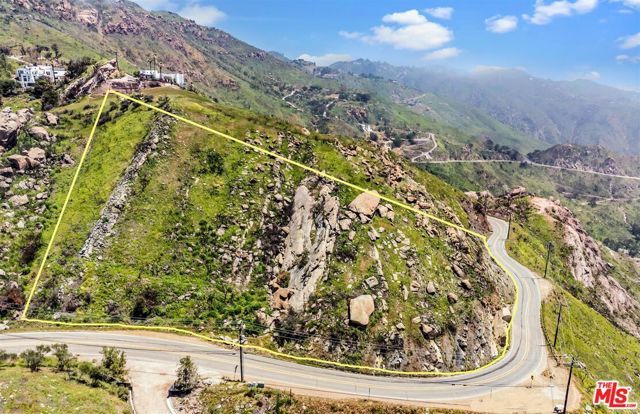 1 Piuma Road, Malibu, CA 90265