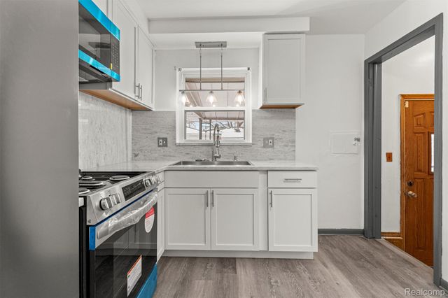 9058 Winston, Redford Charter Township, MI 48239