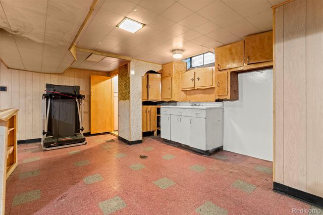 9058 Winston, Redford Charter Township, MI 48239