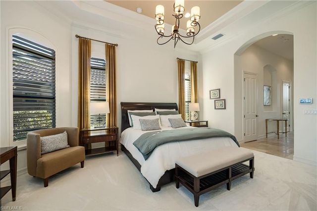 6530 Carema LN, Naples, FL 34113