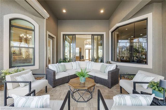 6530 Carema LN, Naples, FL 34113