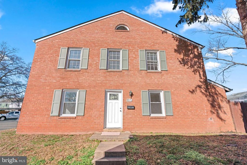 9715 PICKETT LN, Manassas, VA 20110