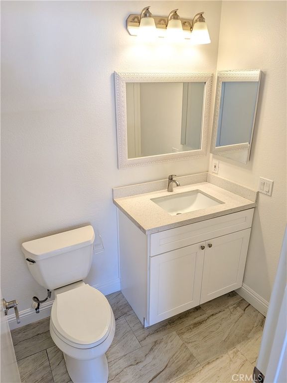 Image 15 of property listing at 22974 Via Nuez 14, Mission Viejo, CA 92691