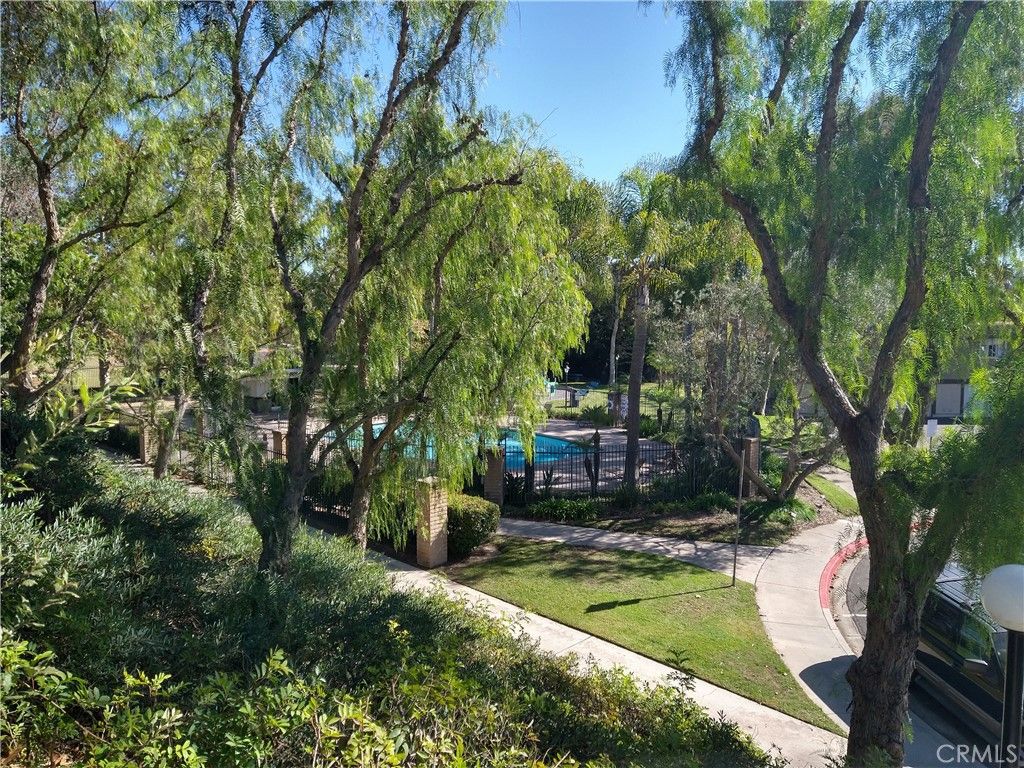 Image 27 of property listing at 22974 Via Nuez 14, Mission Viejo, CA 92691
